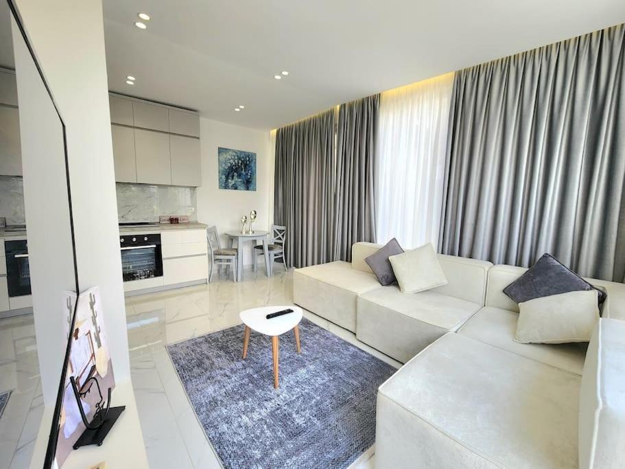 Penthouse With A City View 티라나 외부 사진