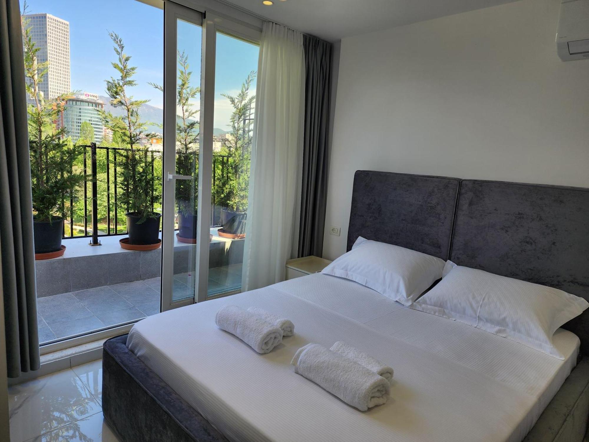 Penthouse With A City View 티라나 외부 사진
